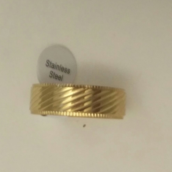 Men's Rings. Stainless Steel Gold Band Ring - Picture 5 of 6